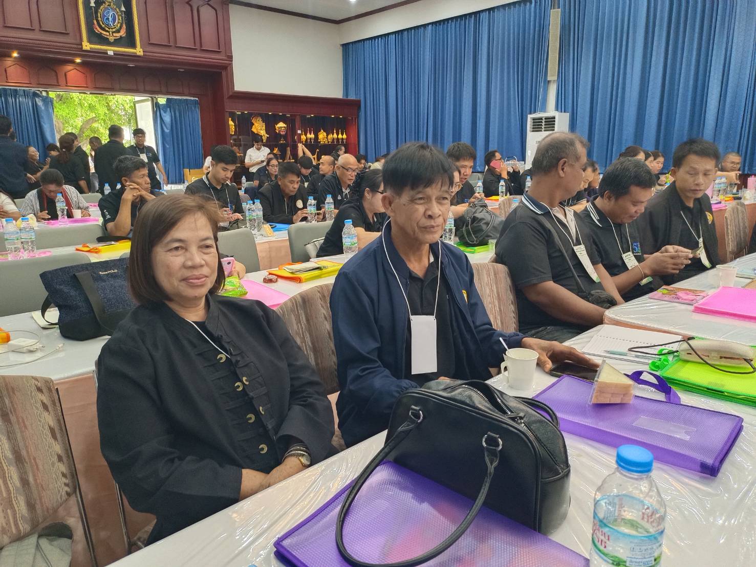 title - ปฏิรูปที่ดินจังหวัดเพชรบุรี มอบหมายให้ นายเศรษฐพงษ์ ผ่องศรี เจ้าหน้าที่ปฏิรูปที่ดิน พร้อมด้วย เกษตรกรในพื้นที่เขตปฏิรูปที่ดิน อำเภอเขาย้อย ร่วมโครงการฝึกอบรมเชิงปฏิบัติการ หลักสูตร “รู้ปลูก รู้รักษา รู้คุณค่าของหญ้าแฝก” ระยะที่ 2 ภายใต้โครงการพัฒนาและรณรงค์การใช้หญ้าแฝกอันเนื่องมาจากพระราชดำริ ประจำปีงบประมาณ พ.ศ. 2569